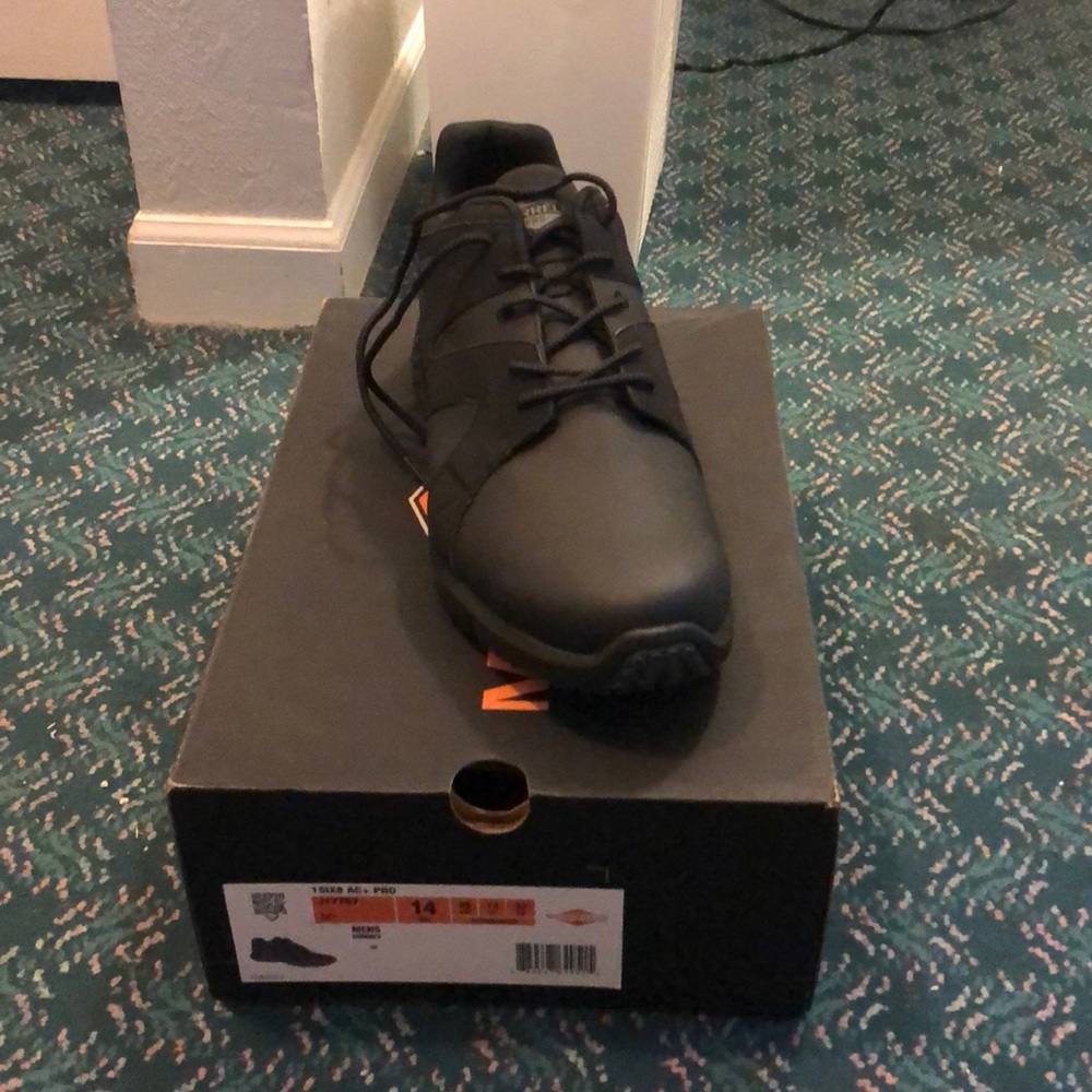 Size 14 Men’s Merrell work shoe